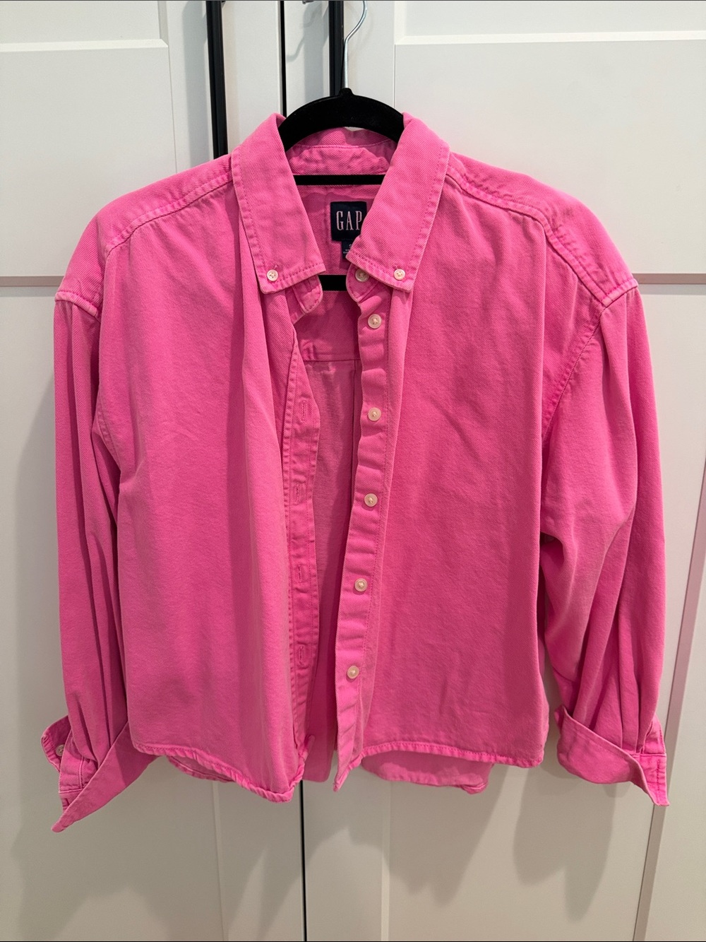 GAP Women’s Bright Pink Button-Down Shirt